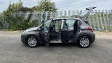 Peugeot 208 1.2 PureTech 82 Signature 5dr [Start Stop] Petrol Hatchback